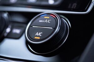7 Kebiasaan Agar AC Mobil Awet & Dingin Terus