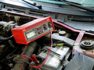 7 Penyebab Pengisian Aki Mobil Tidak Stabil