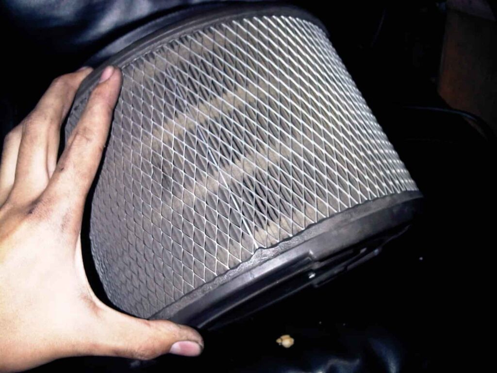 Cara Membersihkan Filter Udara Mobil dengan Efektif