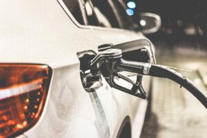 Efek Buruk Mobil Bensin Diisi Solar