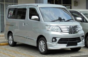 Mobil Daihatsu Luxio Bekas