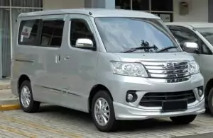 Mobil Daihatsu Luxio Bekas