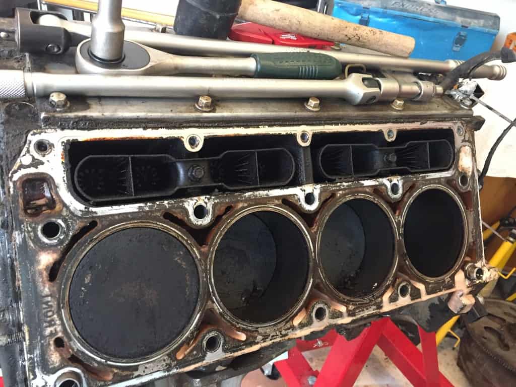 Pemicu dan Solusi Piston Mobil Bunyi