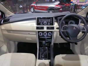 Penyebab AC Mobil Xpander Bau, Segera Dicek!