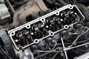 Penyebab Klep Mesin Mobil Bunyi