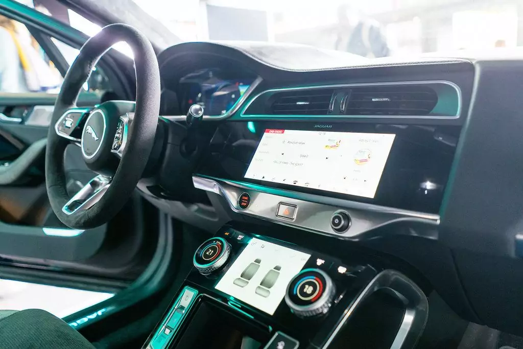 Rawat AC Mobil Listrik