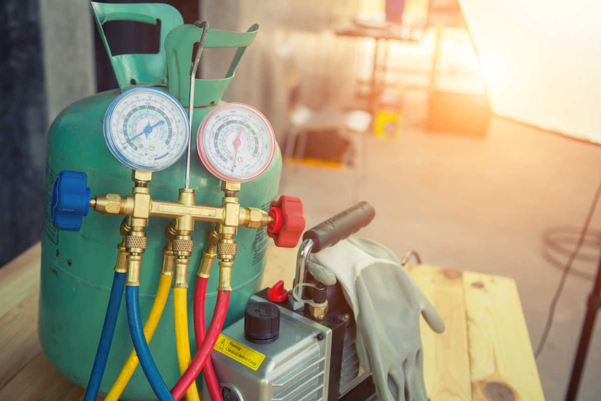 Freon AC Mobil Berbusa di Mobil Bekas