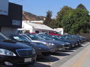 Trik Membeli Mobil Bekas