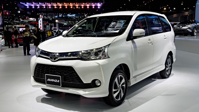 cara membersihkan ruang mesin mobil avanza