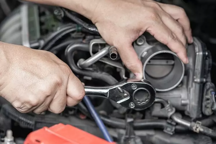 cara memperbaiki throttle body mobil