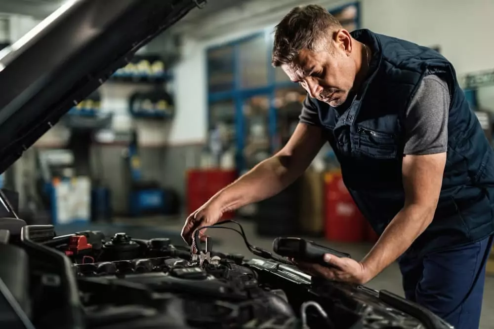 cara menyalakan mobil matic aki soak