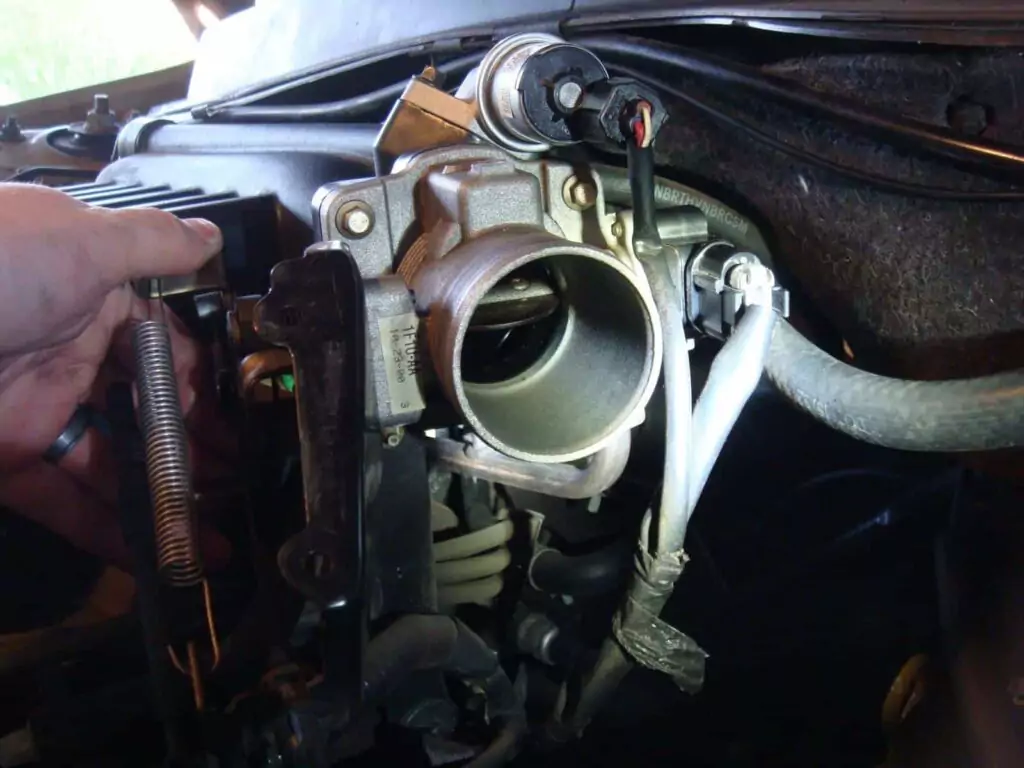 efek throttle body mobil rusak