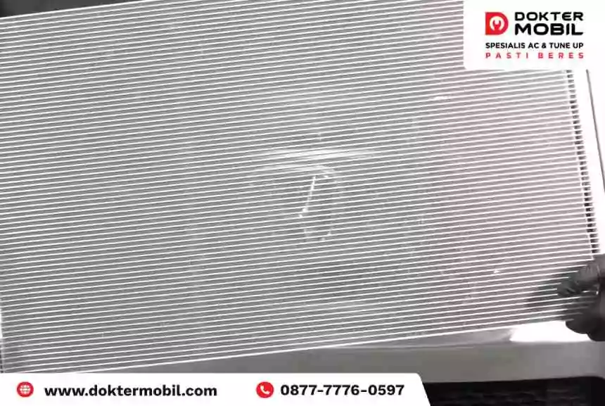 Penyebab serta Solusi Kisi-kisi Kondensor AC Mobil Penyok