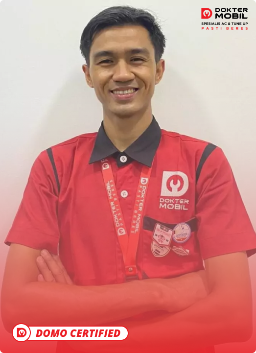 foto teknisi dokter mobil