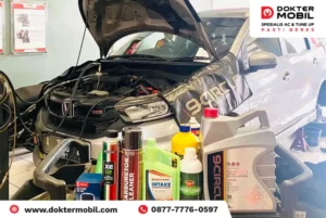oli mesin mobil