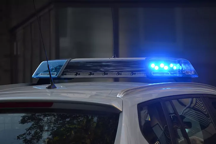Kenali Lampu Strobo Mobil, Aturan, dan Sanksi Penggunaannya