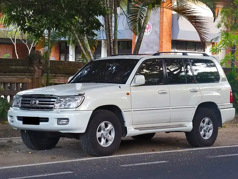 Berbagai Kelebihan dan Kekurangan Toyota Land Cruiser