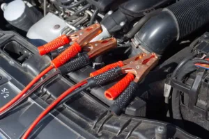 Ini Panduan Cara Jumper Aki Mobil yang Aman