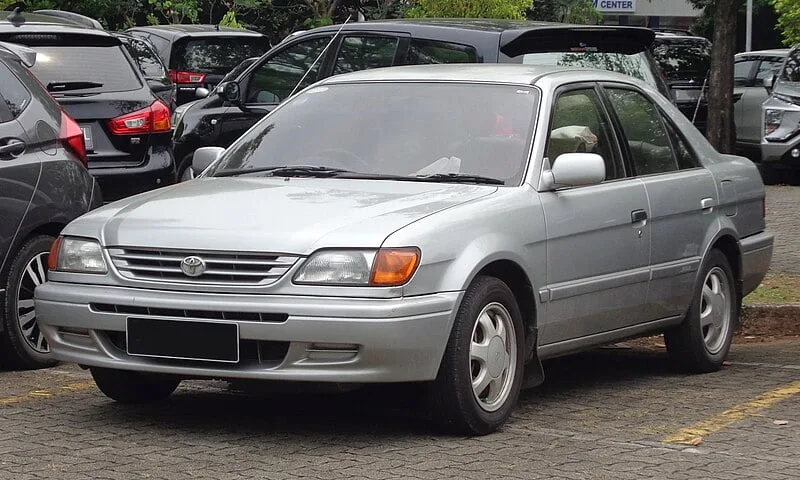Spesifikasi Toyota Soluna Bekas Lengkap dan Harga Jualnya