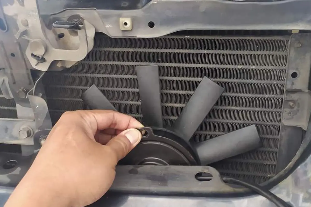 AC Mobil Tidak Dingin? Inilah Penyebab dan Solusinya di Surabaya Barat