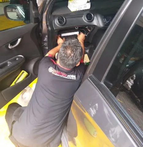 Bengkel Perbaikan AC Mobil Terdekat di Bintaro, Jakarta Selatan Teknisi Berpengalaman