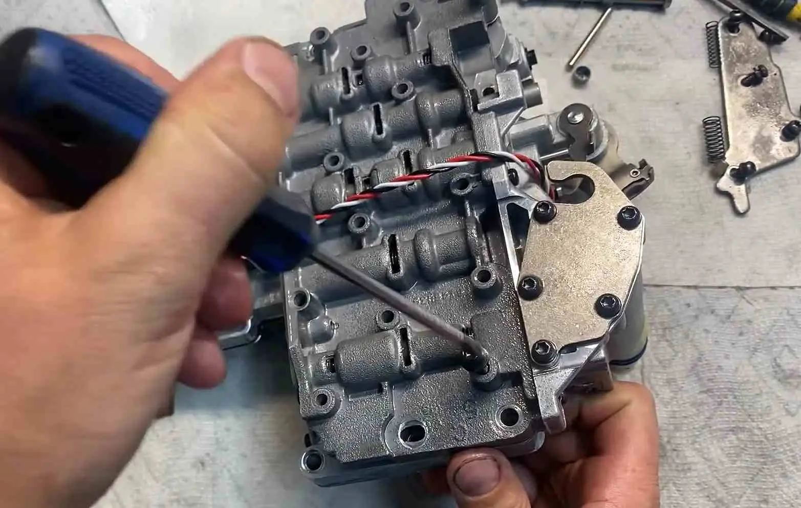 Kenali Manual Valve Mobil, Fungsi, hingga Perkiraan Harganya