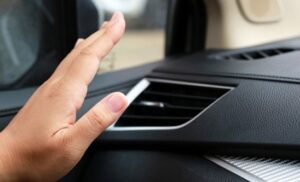 Service AC Mobil Fortuner di Darmo Bareng Bengkel Ahlinya, Solusi Bikin Mobil Dingin Maksimal!