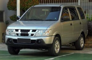 Review Isuzu Panther, Kelebihan Kekurangan, sampai Harga Jualnya